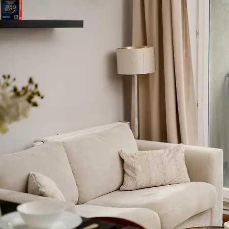 Rodzinne Studio Z Parkingiem Sky Tower Centrum By Noclegi Renters Wrocław Eksteriør bilde
