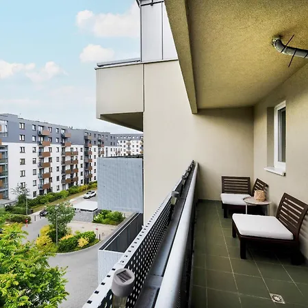 Rodzinne Studio Z Parkingiem Sky Tower Centrum By Noclegi Renters Wrocław Eksteriør bilde