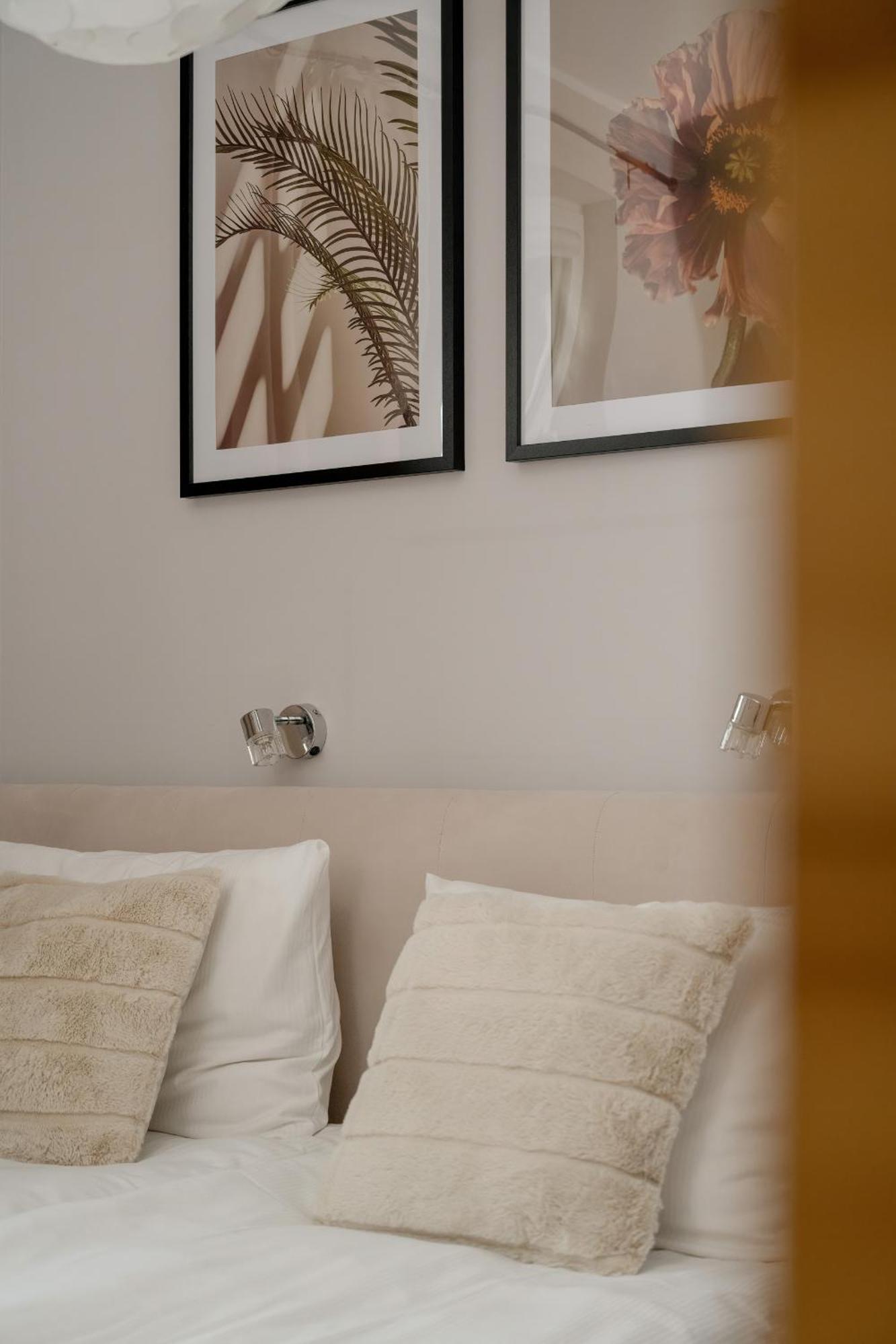 Rodzinne Z Parkingiem Sky Tower Centrum By Renters Apartment *