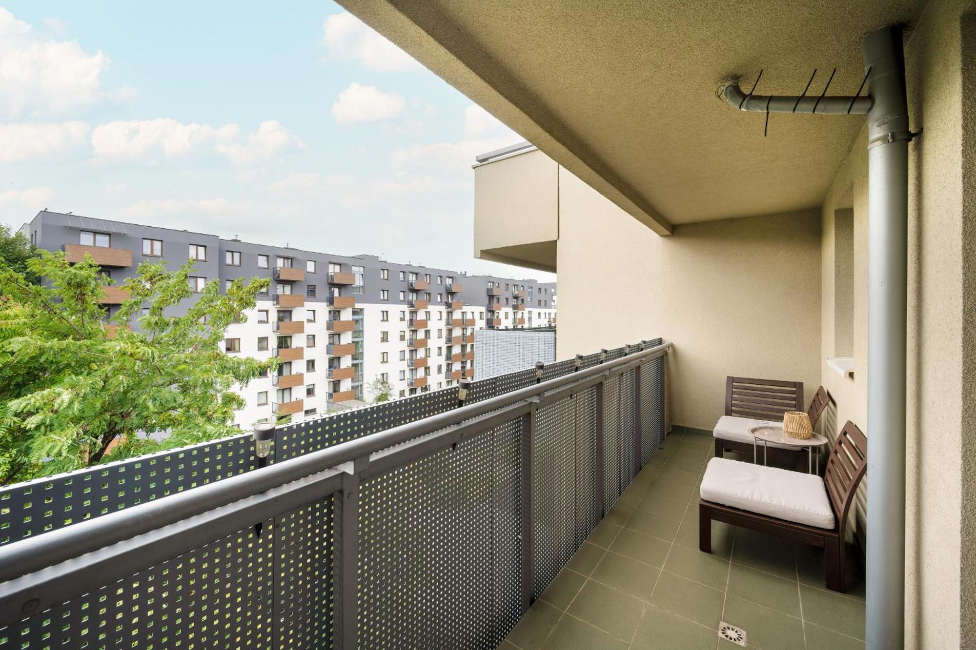 Rodzinne Z Parkingiem Sky Tower Centrum By Renters * Wroclaw
