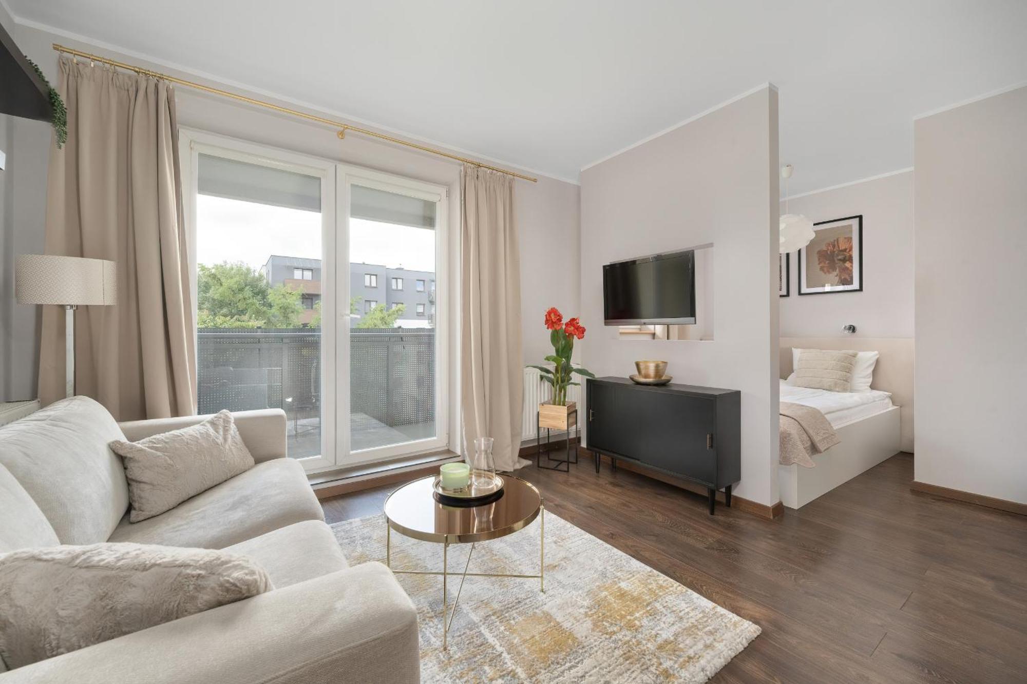 Rodzinne Z Parkingiem Sky Tower Centrum By Renters