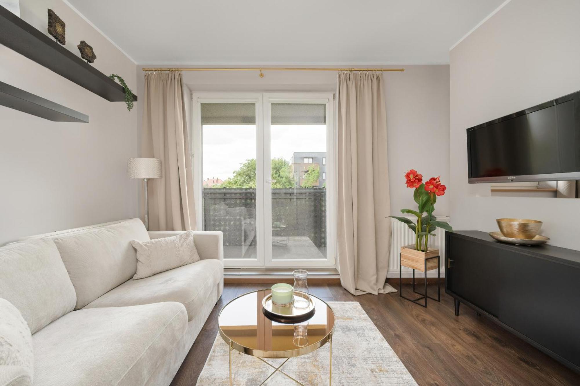 Rodzinne Z Parkingiem Sky Tower Centrum By Renters Apartment *