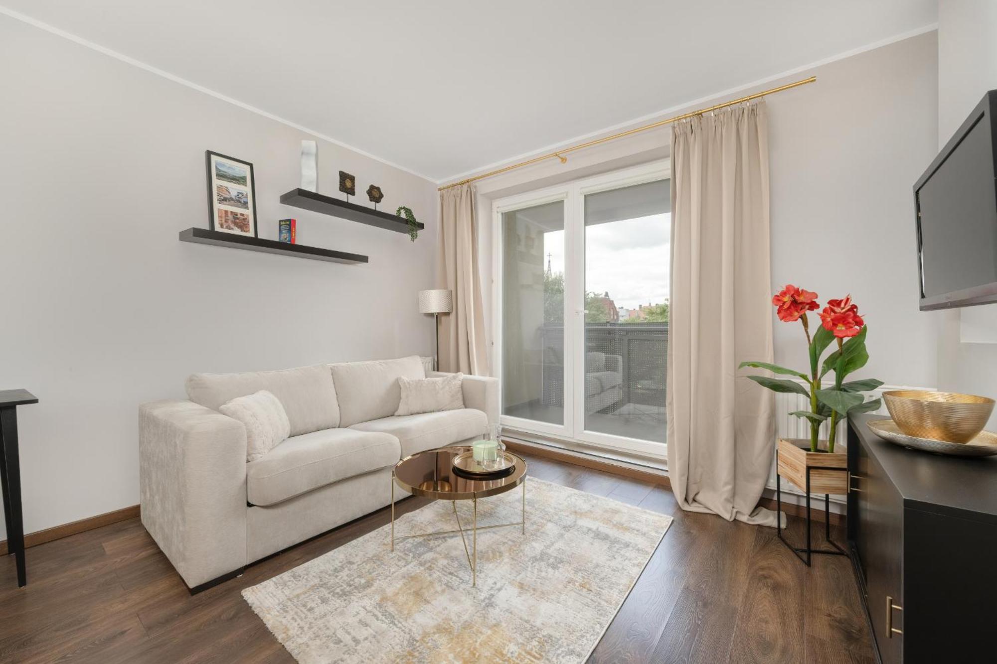 Rodzinne Z Parkingiem Sky Tower Centrum By Renters *