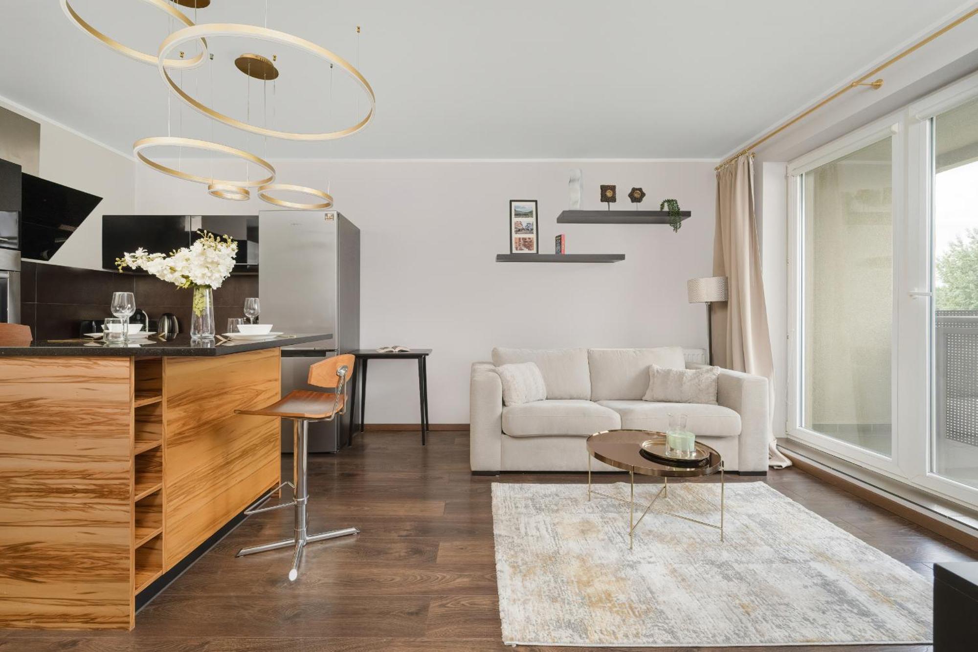 Rodzinne Z Parkingiem Sky Tower Centrum By Renters Apartment